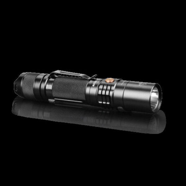 Fenix UC35 V2 0 LED Taschenlampe 05