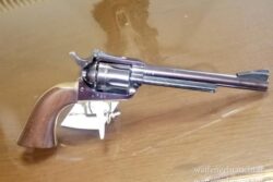 Uberti Super Dakota im Kaliber .44 Remington Magnum mit 7,5 Zoll Lauflänge